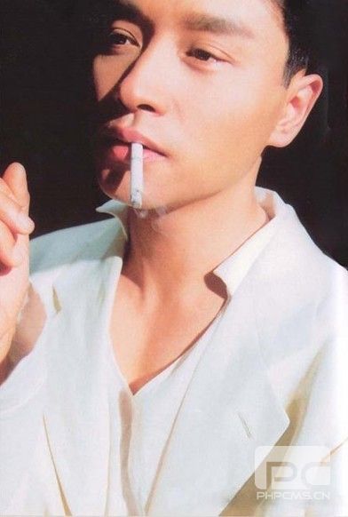 张国荣1999年专访:我不想死,我很怕死(组图) 张国荣1999年专访:我不想死,我很怕死(组图)
